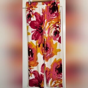 NWOT Floral Cruise Pants